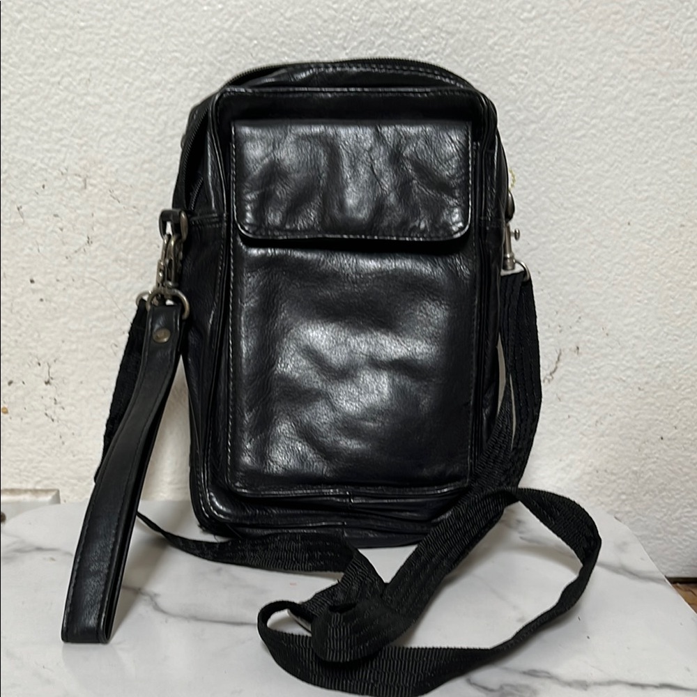 Wilsons Leather Vintage Black Travel Crossbody Bag
